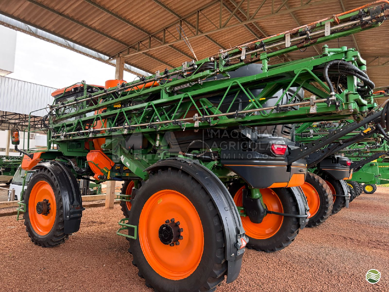PULVERIZADOR STARA IMPERADOR 3000 Tração 4x4 M.A. Máquinas Agrícolas - Campo Mourão CAMPO MOURAO PARANÁ PR